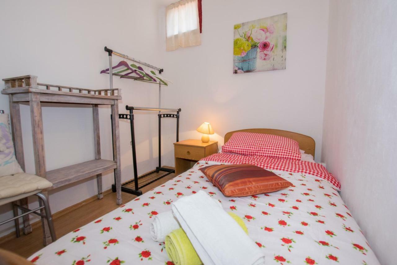 Beautiful Rustical Apt Ana In The Heart Of Rovinj Exterior foto