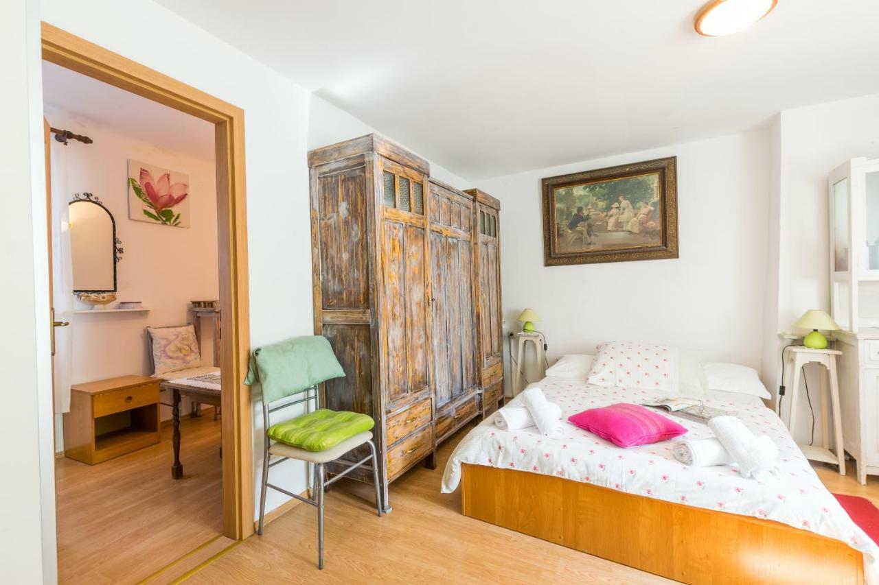 Beautiful Rustical Apt Ana In The Heart Of Rovinj Exterior foto