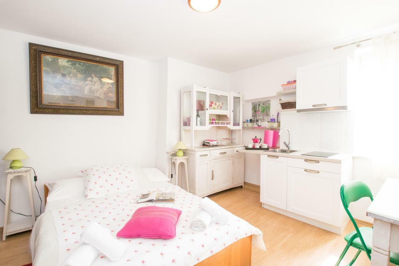 Beautiful Rustical Apt Ana In The Heart Of Rovinj Exterior foto