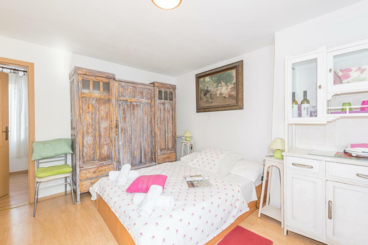Beautiful Rustical Apt Ana In The Heart Of Rovinj Exterior foto